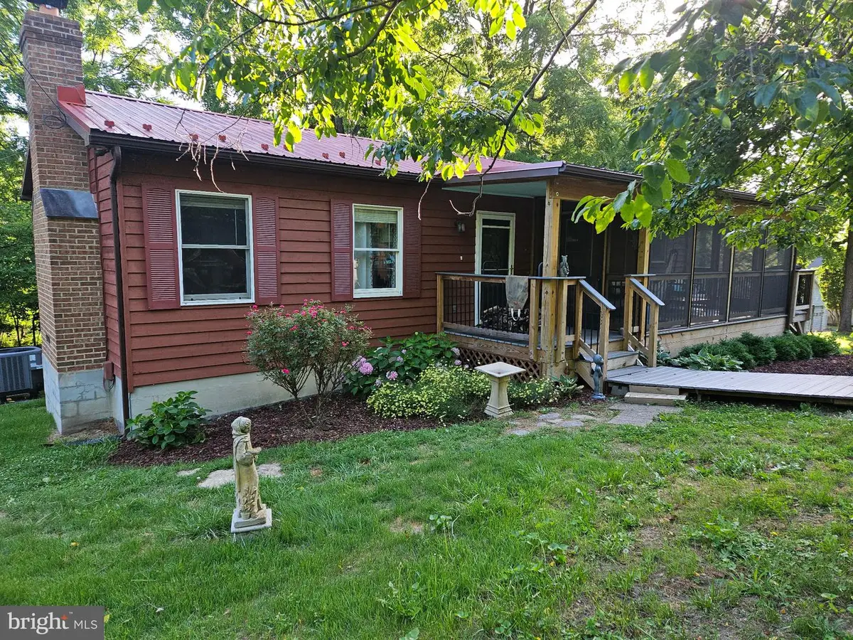 253 Persimmon Pear Ln, Harpers Ferry, WV 25425 - #1