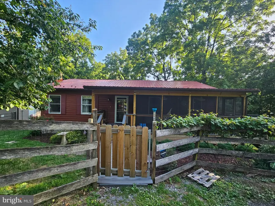253 Persimmon Pear Ln, Harpers Ferry, WV 25425 - #3