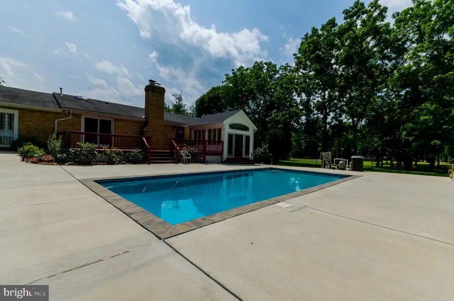 887 Woodbury Dr, Kearneysville, WV 25430 - #3