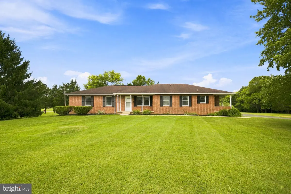108 Cherry Hill Farm Dr, Kearneysville, WV 25430 - #1
