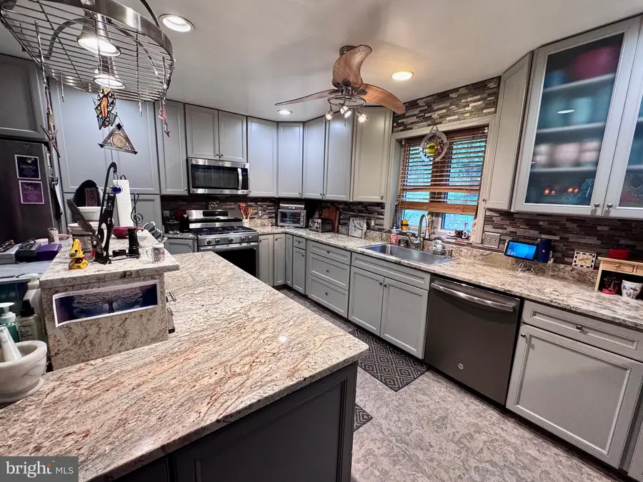 24 Waltz Ln, Harpers Ferry, WV 25425 - #3