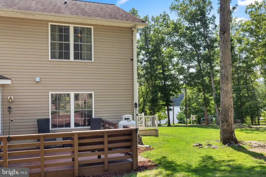 1702 Lakeside Dr, Harpers Ferry, WV 25425 - #2