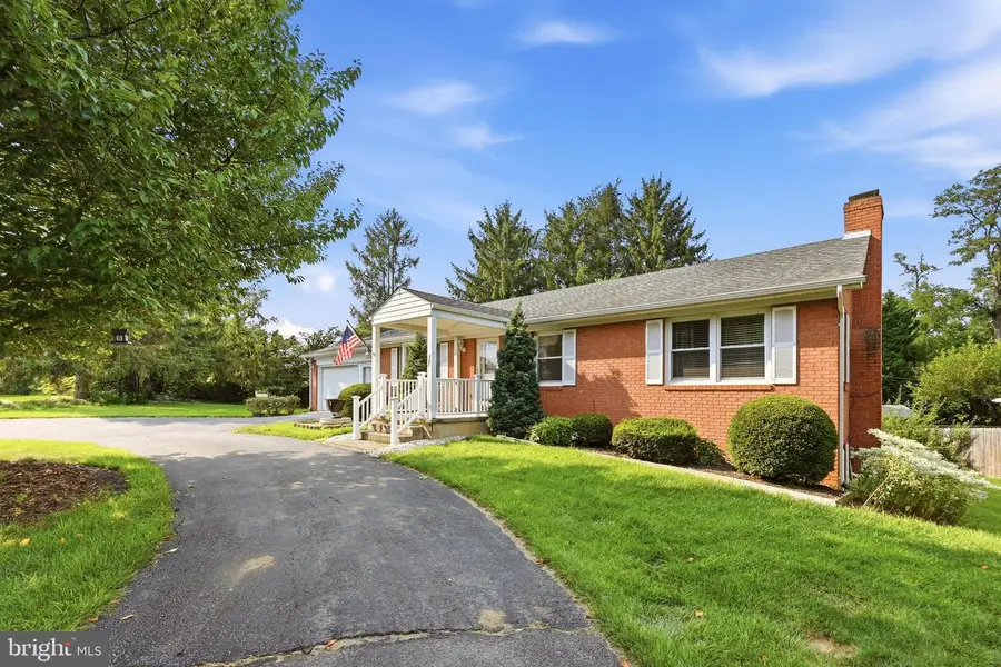 537 Tuscawilla Dr, Charles Town, WV 25414 - #3
