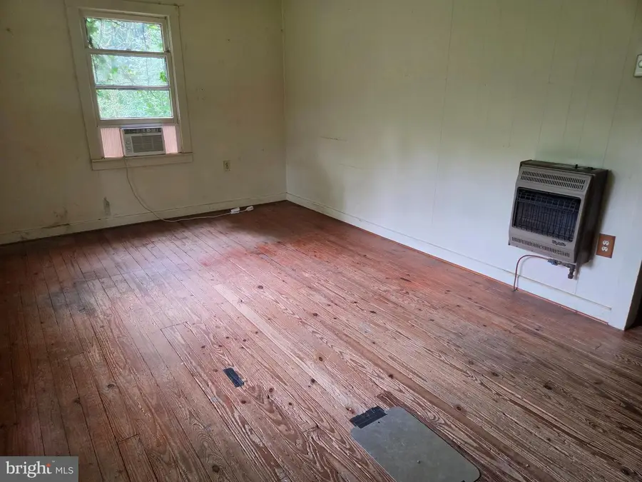 143 Bottom Dollar Ln, Harpers Ferry, WV 25425 - #3