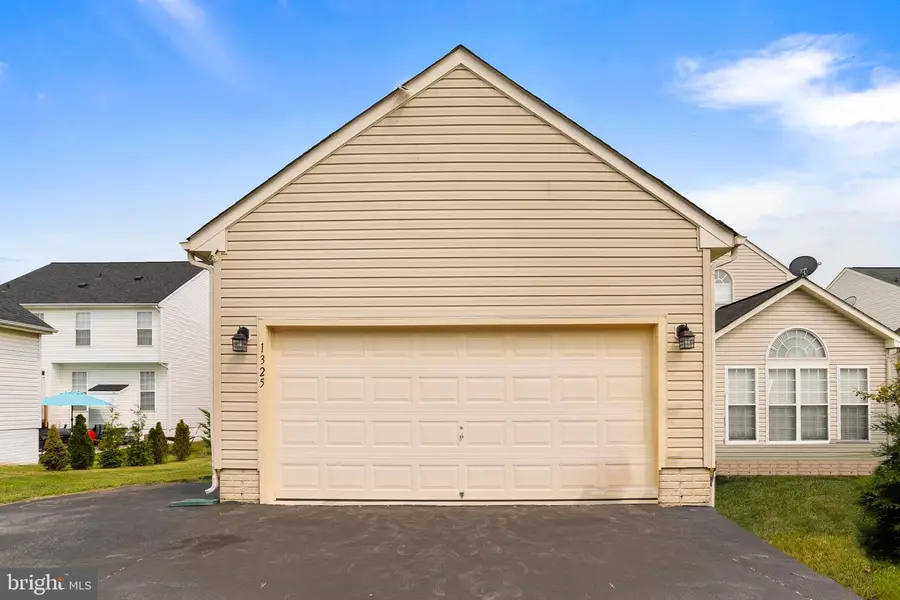 1325 Stallion St, Ranson, WV 25438 - #3