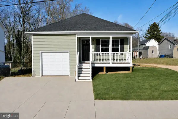528 E North St, CHARLES TOWN, WV 25414