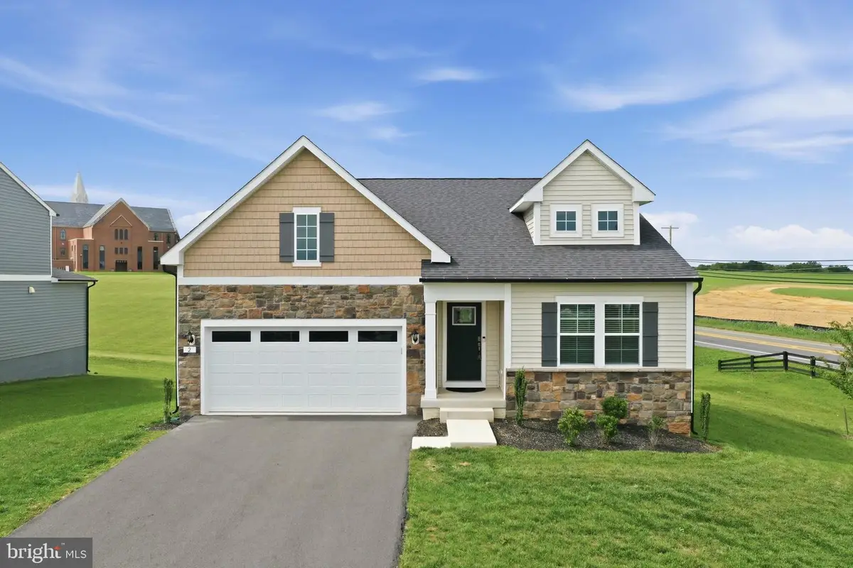 2 Edinburgh Ct, Charles Town, WV 25414 - #1