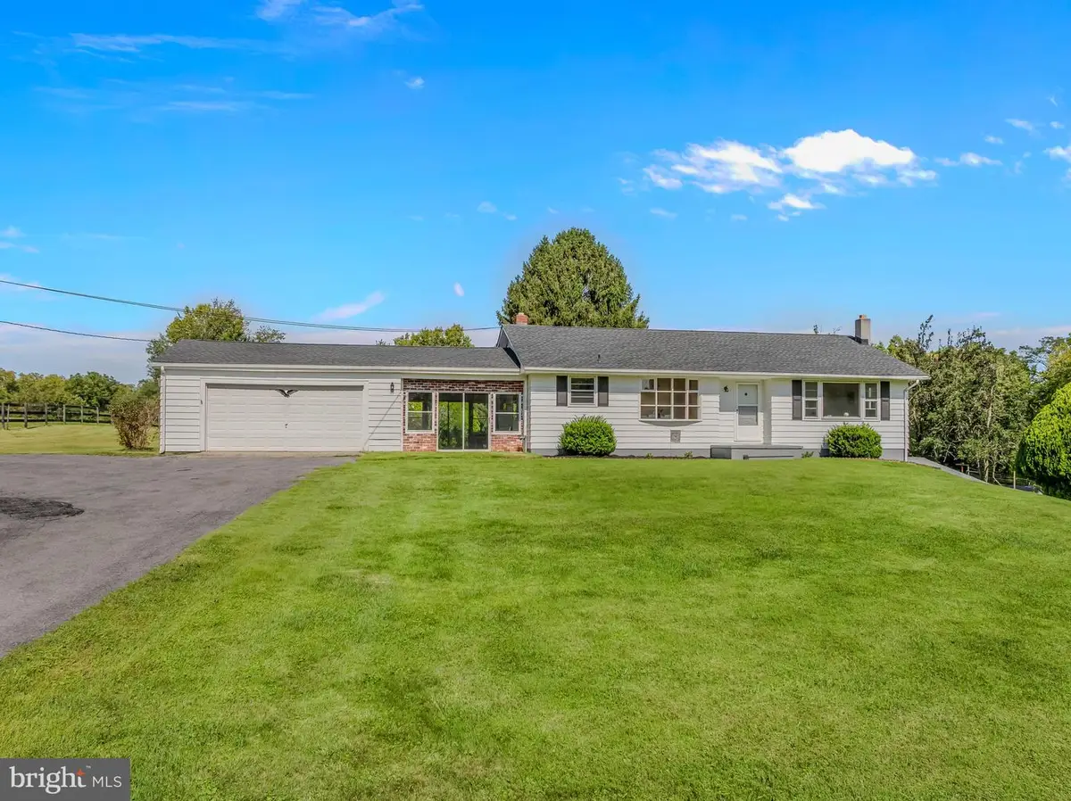 6463 Kabletown Rd, Charles Town, WV 25414 - #1