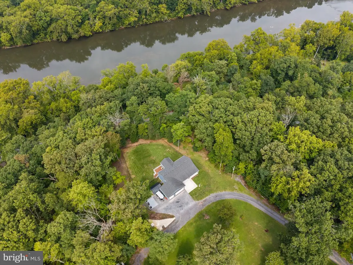 19 Red Bird Ln, Harpers Ferry, WV 25425 - #1