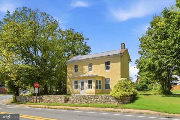 718 W Washington St, CHARLES TOWN, WV 25414