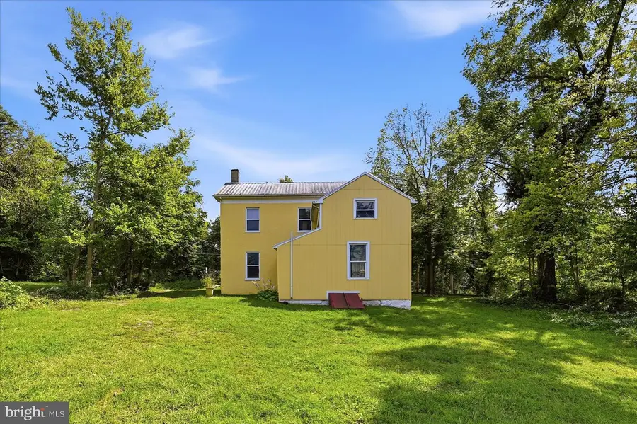 718 W Washington St, Charles Town, WV 25414 - #2