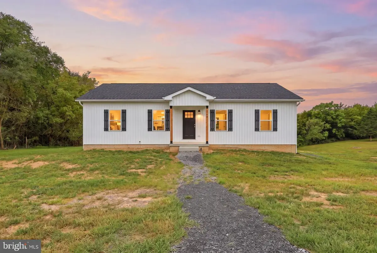 140 Old Madison Ln, Kearneysville, WV 25430 - #1