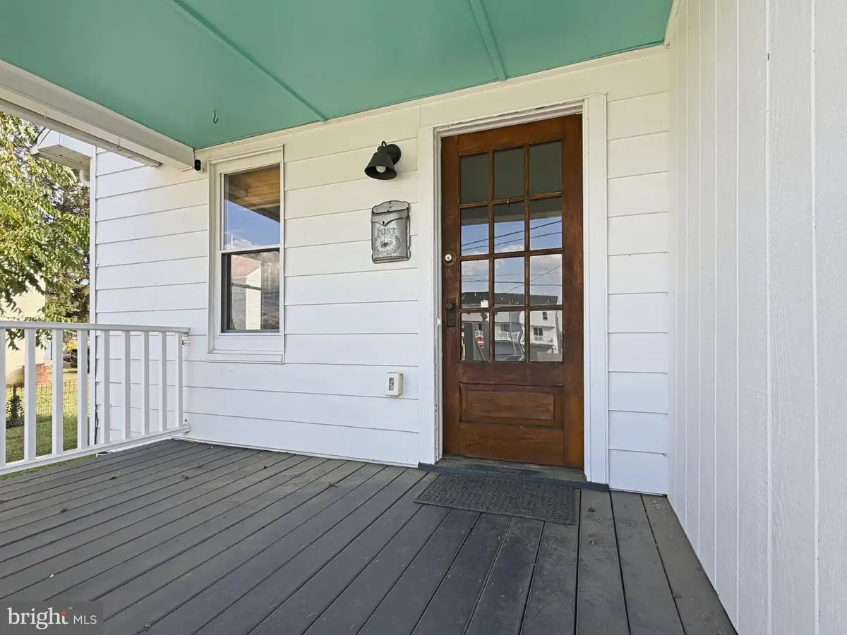 103 W 7th Ave, Ranson, WV 25438 - #1