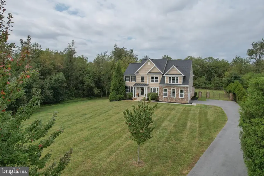 898 Declaration Dr, Charles Town, WV 25414 - #2