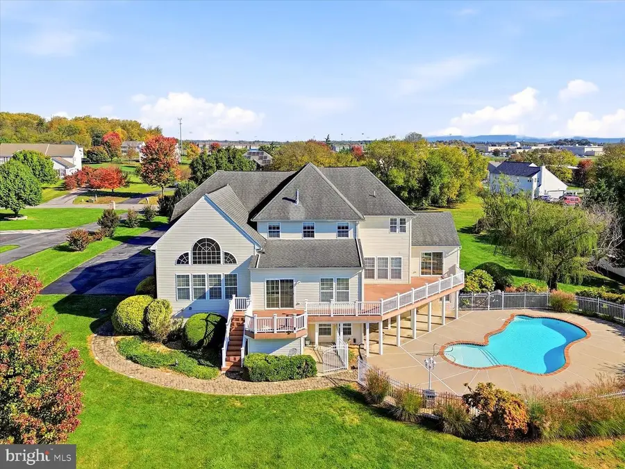 230 Hemlock Dr, Charles Town, WV 25414 - #2