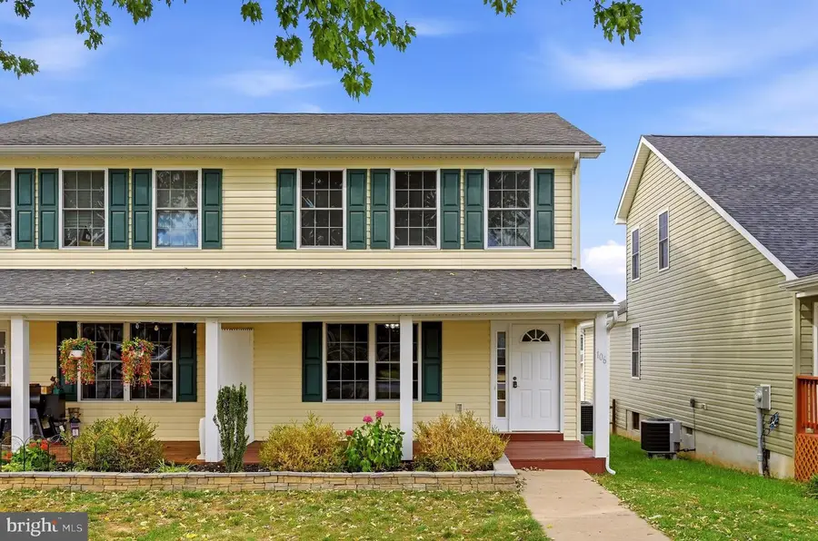106 Center St, Charles Town, WV 25414 - #2