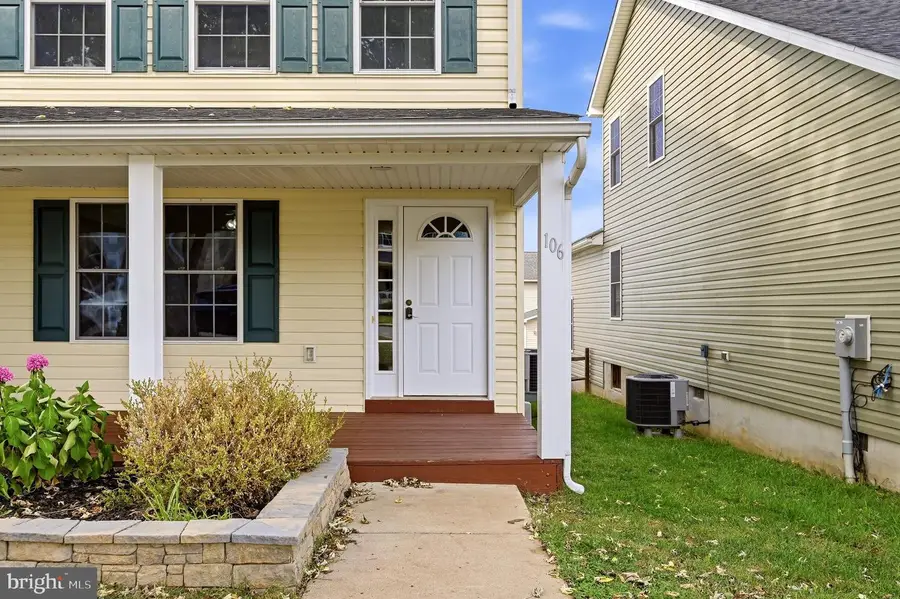 106 Center St, Charles Town, WV 25414 - #3