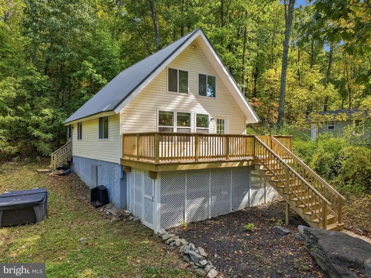 122 Red Maple Ln, Harpers Ferry, WV 25425 - #1