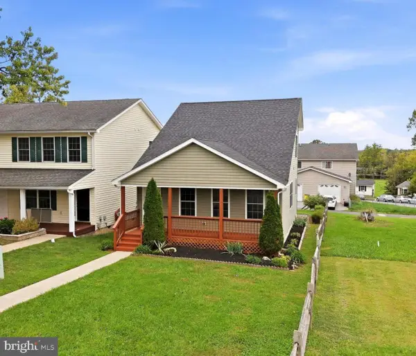 104 Center St, CHARLES TOWN, WV 25414