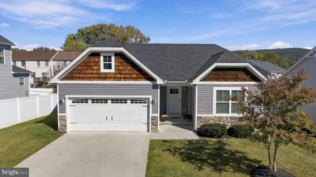 141 Village Cir, Harpers Ferry, WV 25425 - #1