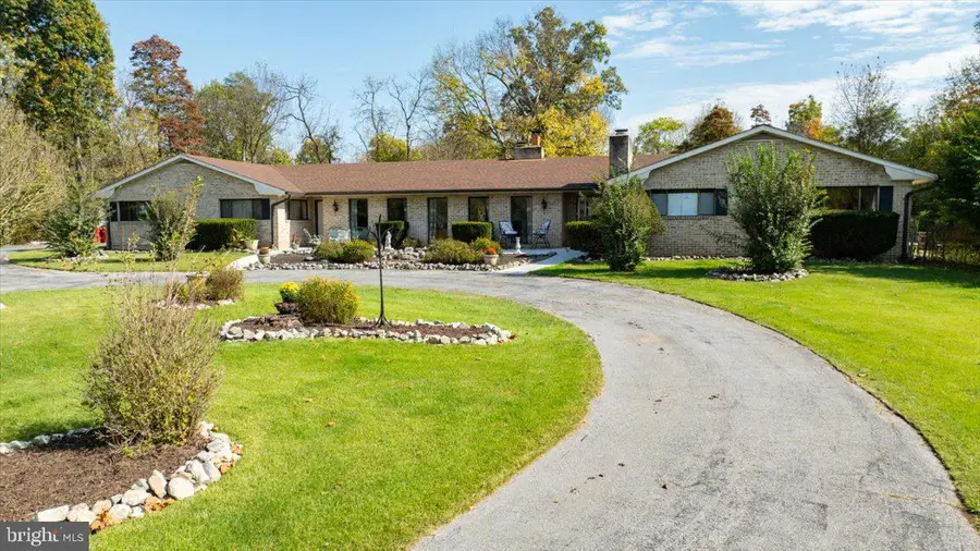 387 Woodbury Dr, Kearneysville, WV 25430 - #2