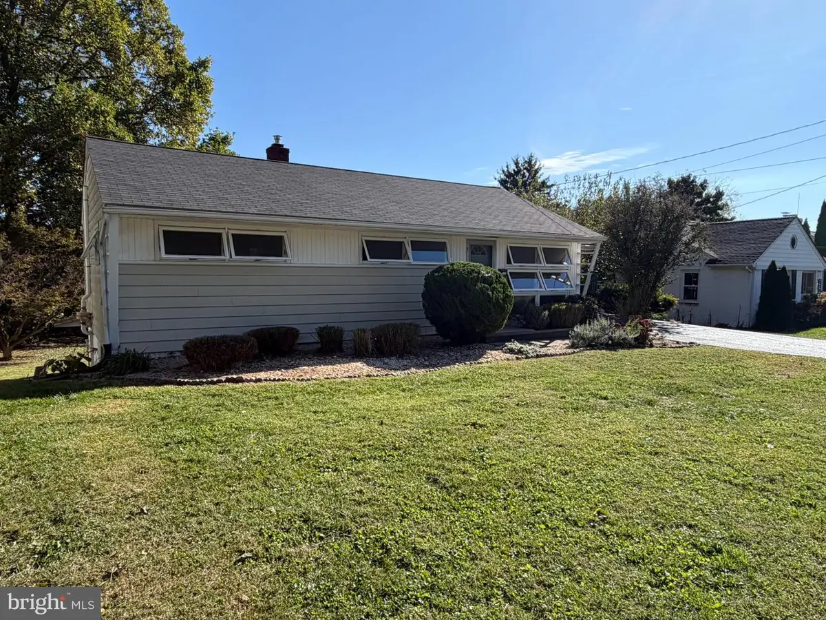 533 S Seminary St, Charles Town, WV 25414 - #1