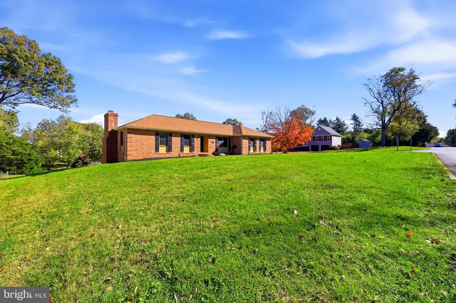 19 Fenway Dr, Charles Town, WV 25414 - #3