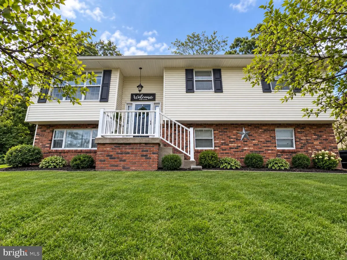 2312 S Walnut Dr, Saint Albans, WV 25177 - #1