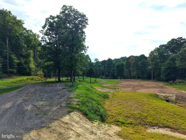 1702 Snake Hill Rd, MORGANTOWN, WV 26508