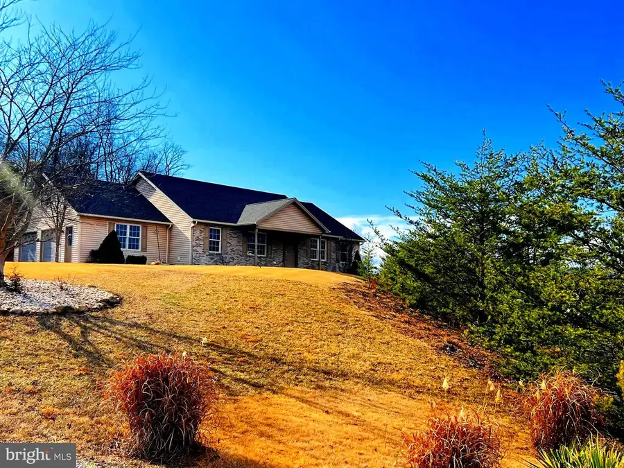 956 S Lakewood Dr, Ridgeley, WV 26753 - #2