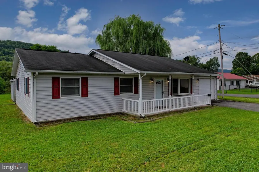 10 N Hummingbird St, Keyser, WV 26726 - #2