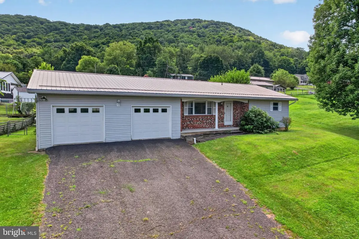 189 S Pennsylvania St, Ridgeley, WV 26753 - #1