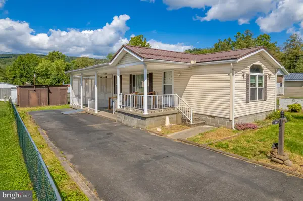 21 N Buddy Ln, RIDGELEY, WV 26753