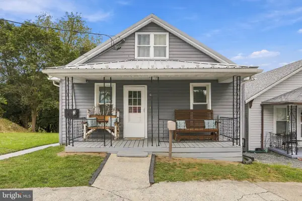 230 Virginia St, KEYSER, WV 26726