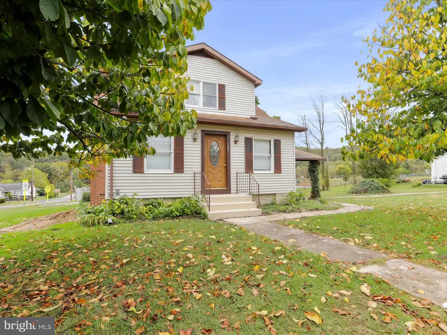 525 Winchester St, Paw Paw, WV 25434 - Image #2