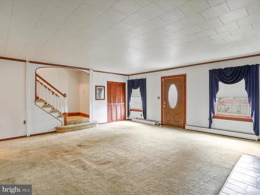 525 Winchester St, Paw Paw, WV 25434 - Image #3