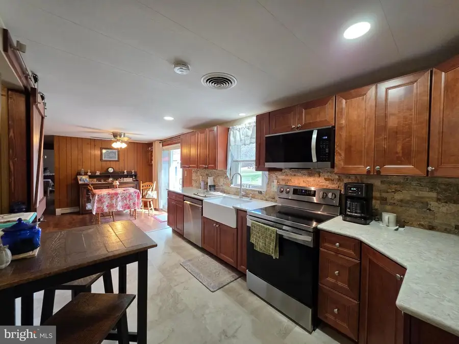 951 Johnsons Mill Rd, Berkeley Springs, WV 25411 - Image #3