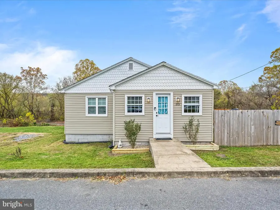 273 Potomac St, Paw Paw, WV 25434 - Image #2