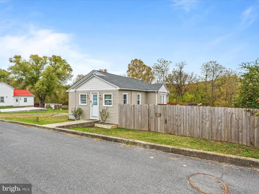 273 Potomac St, Paw Paw, WV 25434 - Image #3