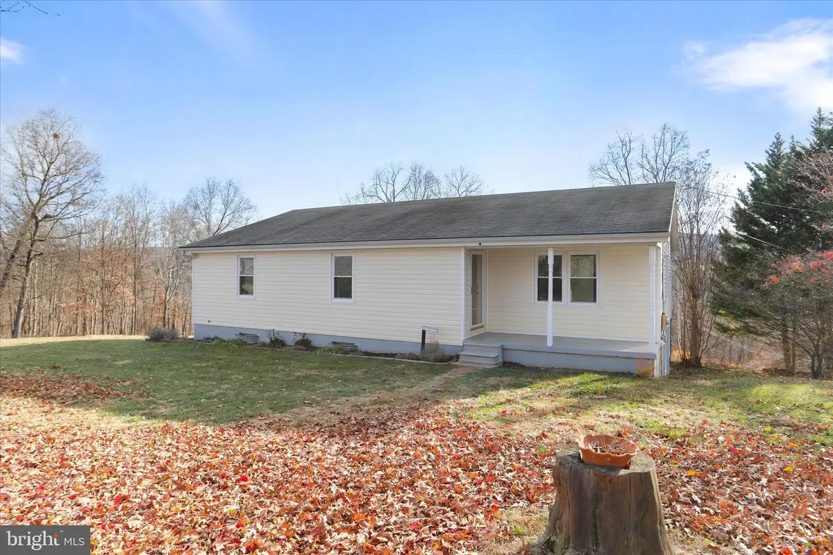 13 Oriole Cir, Berkeley Springs, WV 25411 - Image #1