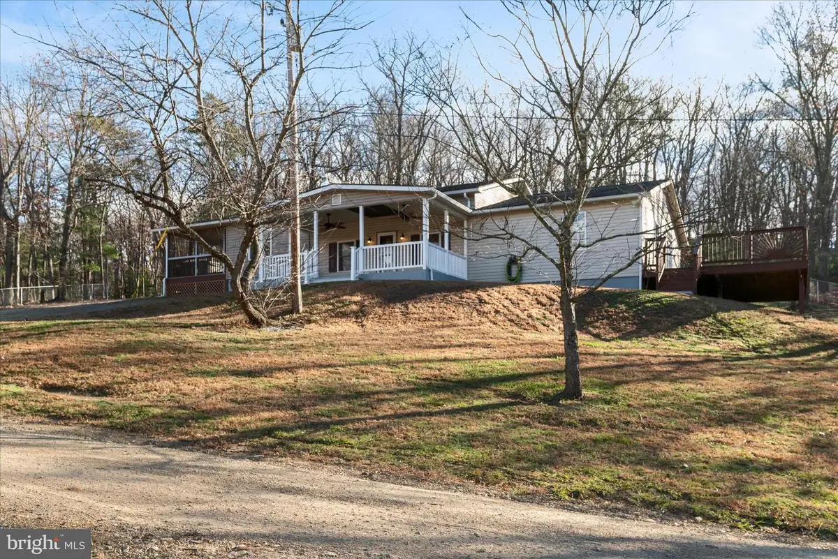162 Twin Fox Ln, Berkeley Springs, WV 25411 - Image #1