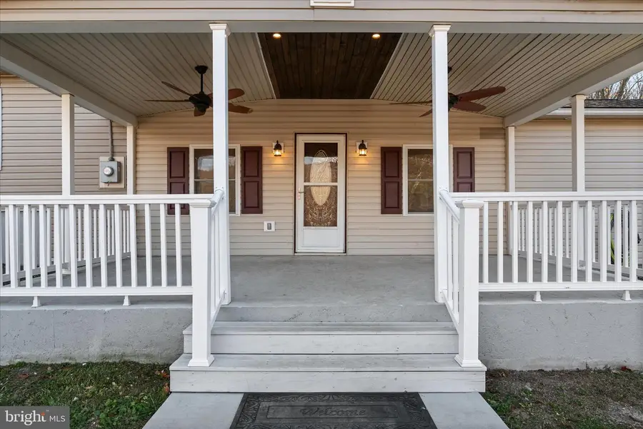 162 Twin Fox Ln, Berkeley Springs, WV 25411 - Image #2