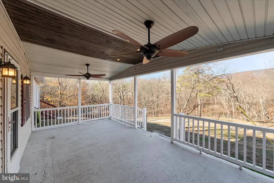 162 Twin Fox Ln, Berkeley Springs, WV 25411 - Image #3
