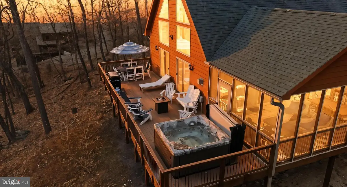 388 Bobcat Dr, Berkeley Springs, WV 25411 - Image #1