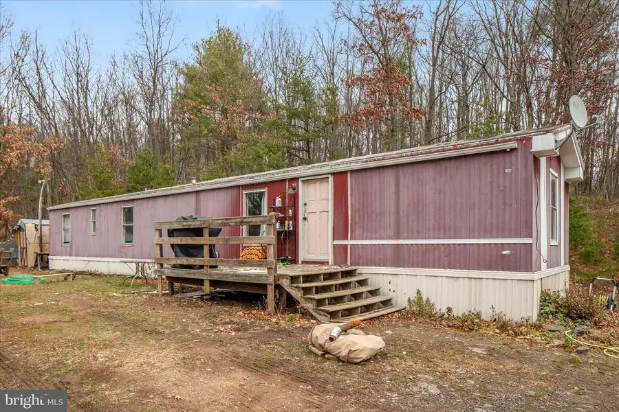 985 Waugh Rd, Berkeley Springs, WV 25411 - Image #3
