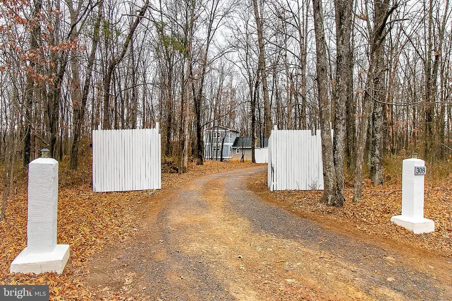 308 Greenwoods Dr, Berkeley Springs, WV 25411 - Image #2