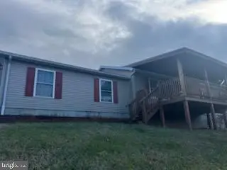 35 Waterstone Ln, Berkeley Springs, WV 25411 - Image #2