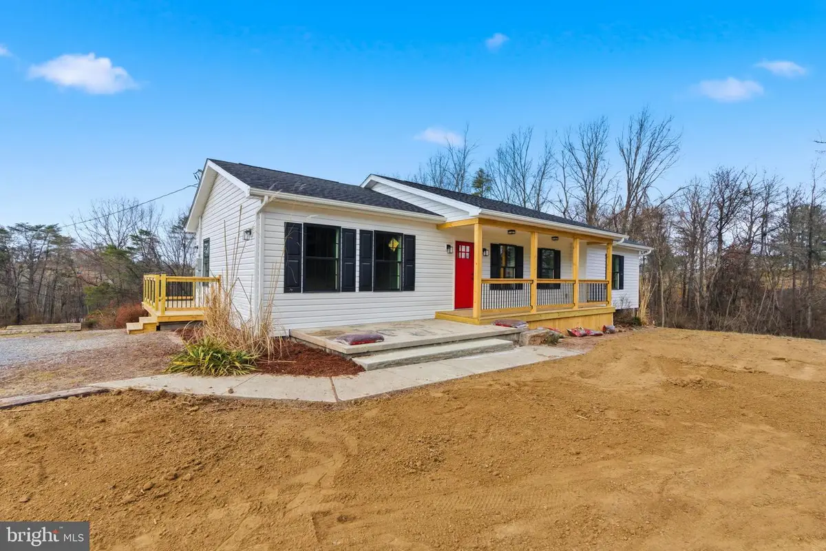 14 Anderson Ct, Berkeley Springs, WV 25411 - Image #1