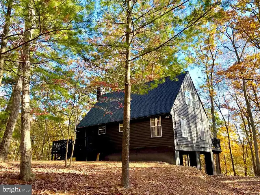 621 Cedar Run Ln, Great Cacapon, WV 25422 - Image #2