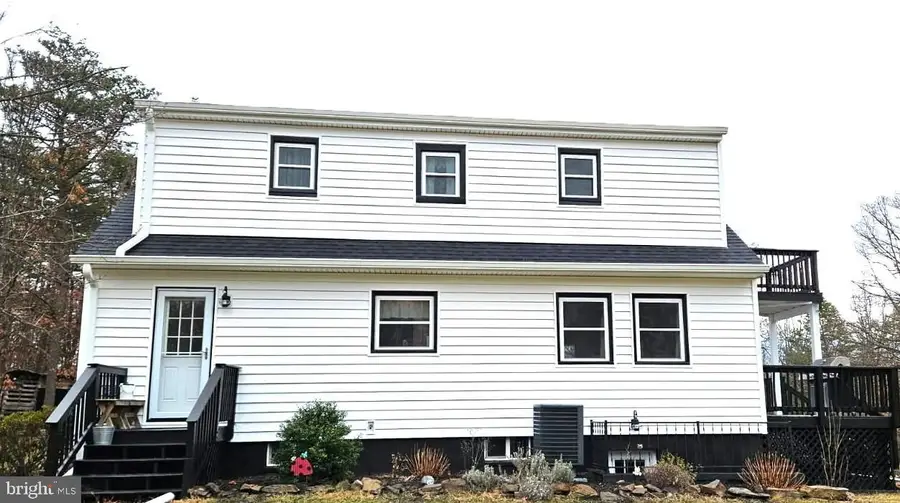 654 Soper Ln, Berkeley Springs, WV 25411 - Image #2